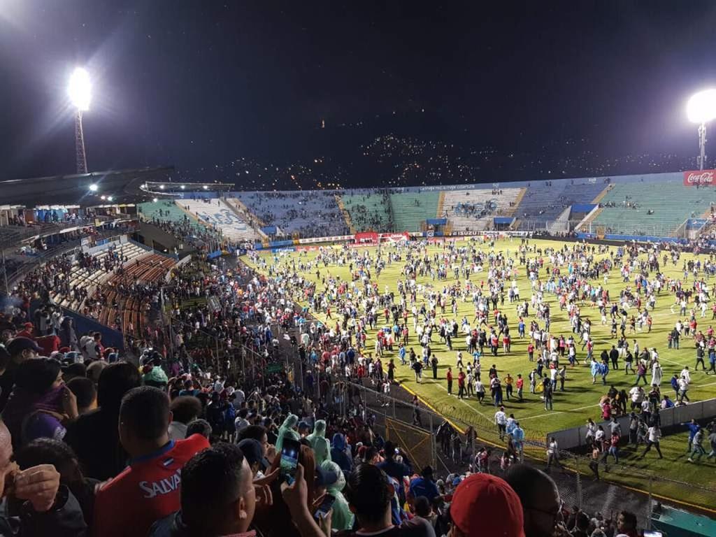 Honduras: Despiden a muertos en riña entre hinchas de fútbol. Noticias en tiempo real