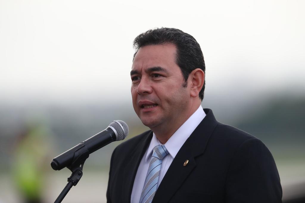 Presidente de Guatemala asegura que las oraciones lo libraron de la persecución. Noticias en tiempo real