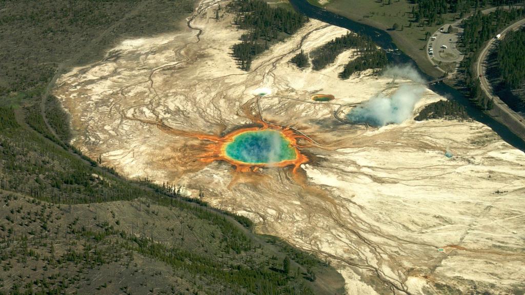 Alertan de eventual erupción volcánica debajo de Yellowstone. Noticias en tiempo real