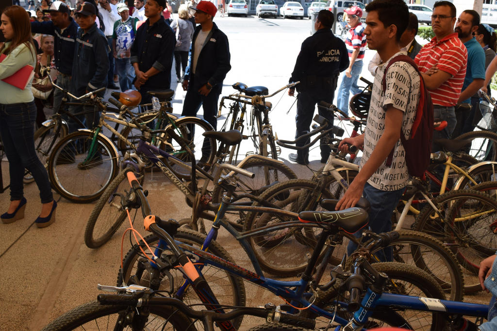 Entregan bicicletas para apoyar en traslado a escuelas. Noticias en tiempo real
