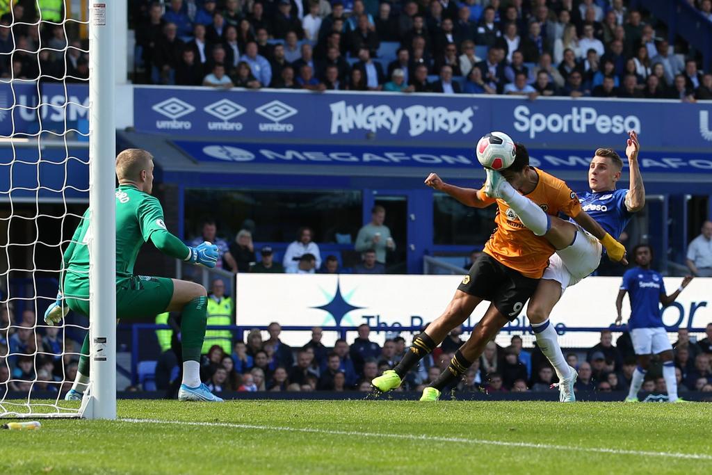 Pese a gol de Raúl Jiménez, cae Wolverhampton 2-3 frente al Everton. Noticias en tiempo real