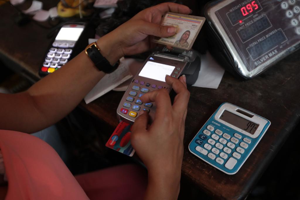 Suspende Mastercard tarjetas en Venezuela. Noticias en tiempo real