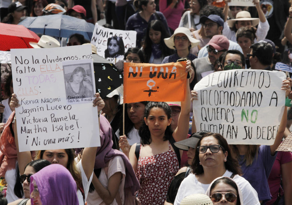Marchan en silencio contra feminicidos en Ciudad de México. Noticias en tiempo real