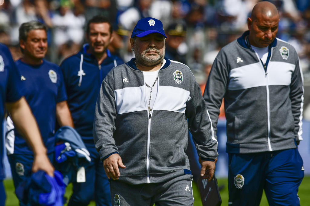 Amargo debut de Maradona como técnico de Gimnasia. Noticias en tiempo real