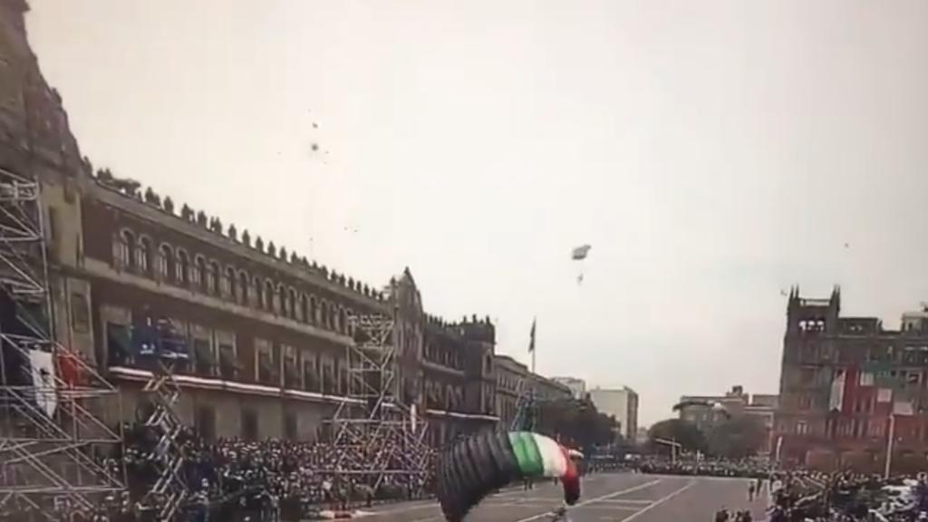 Se lesiona paracaidista durante Desfile Militar en CDMX. Noticias en tiempo real
