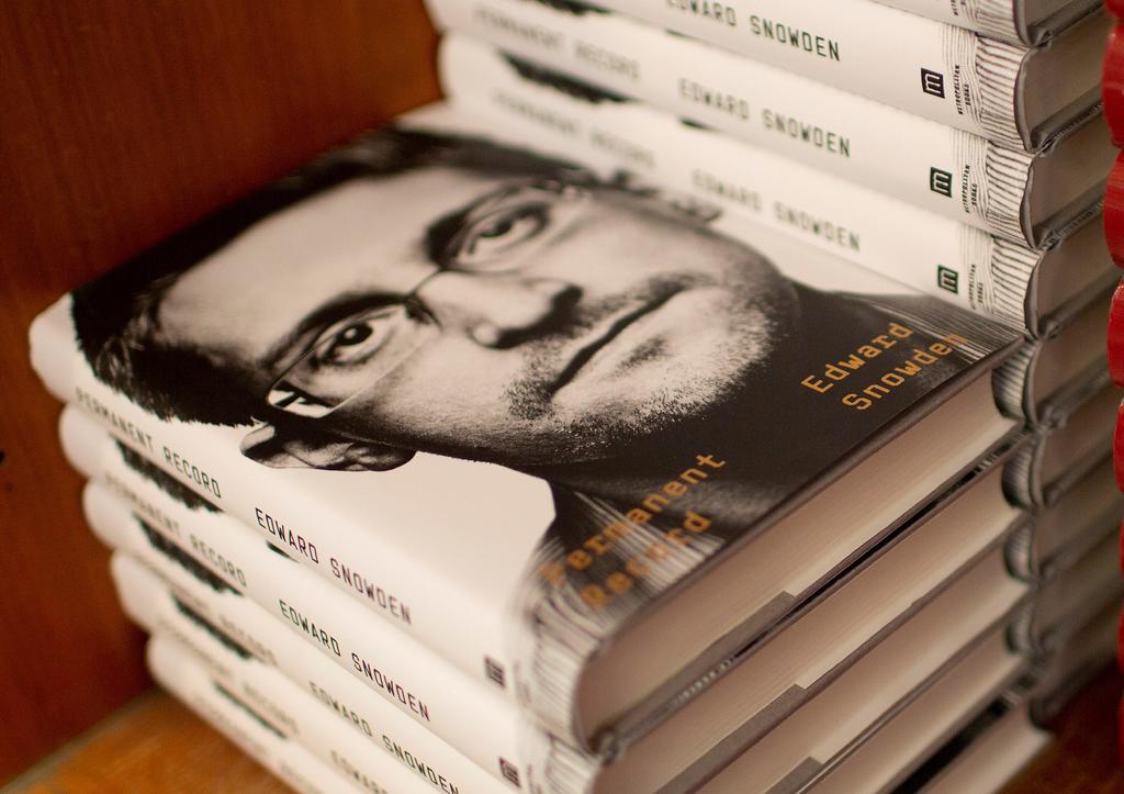 Demanda EUA a Snowden por publicar su libro sin permitirle revisarlo. Noticias en tiempo real