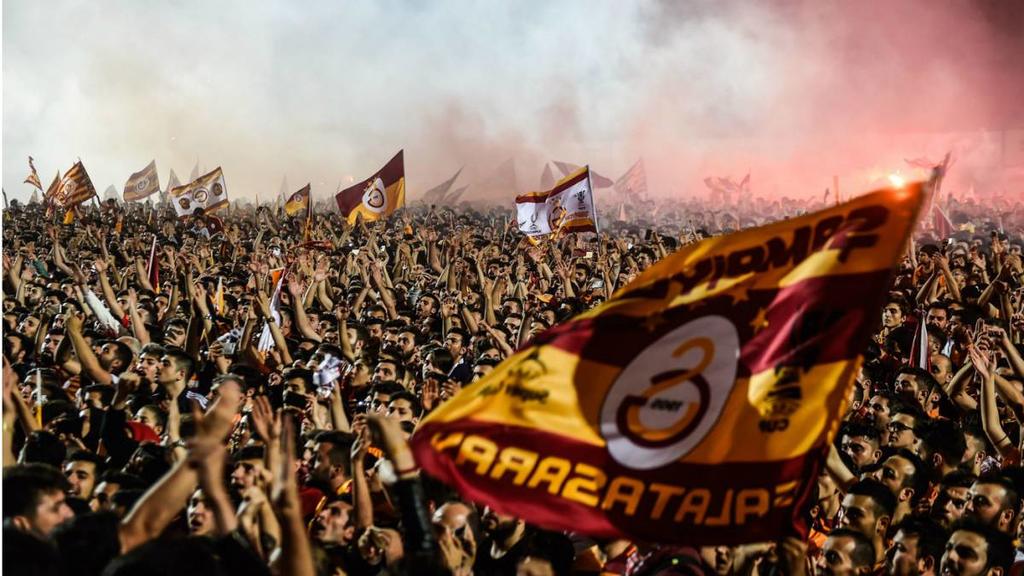 Detienen a 27 aficionados del Galatasaray en Bélgica. Noticias en tiempo real