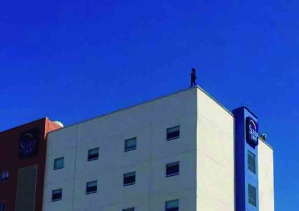 Mujer se lanza desde azotea de hotel en Tijuana. Noticias en tiempo real