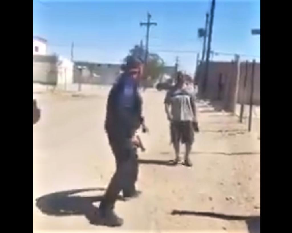 VIDEO: Policía abate a hombre que lo agredió con cuchillo en Sonora. Noticias en tiempo real