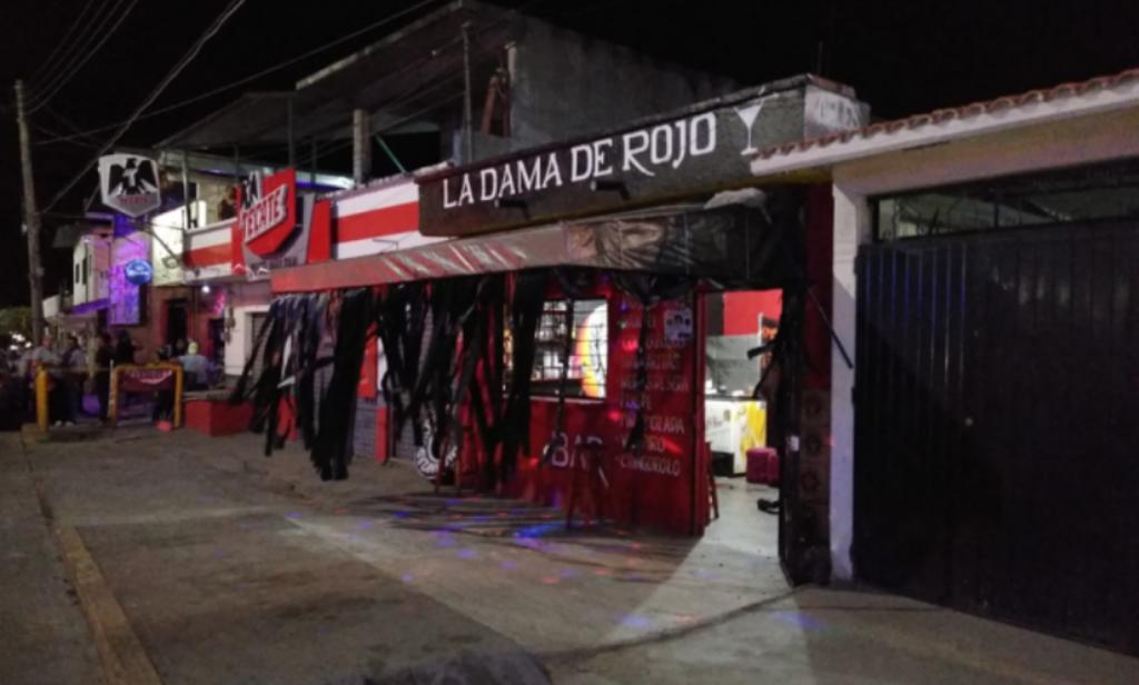 Asesinan a cuatro personas en bar de Oaxaca. Noticias en tiempo real