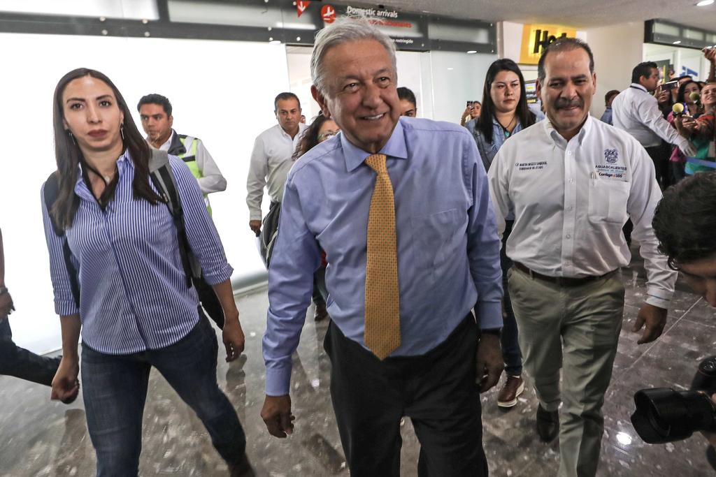 Reciben empresarios y gobernador a Obrador en Aguascalientes. Noticias en tiempo real