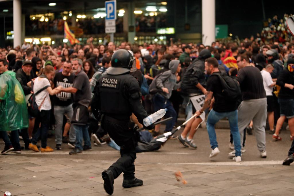 Se reportan 131 lesionados por protestas en Cataluña. Noticias en tiempo real