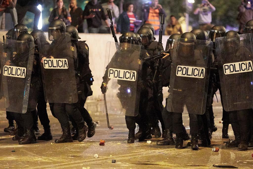 Gobierno español exige al presidente catalán que condene la violencia. Noticias en tiempo real