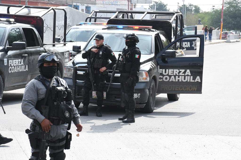 Blindan vías de comunicación entre Sinaloa y Coahuila. Noticias en tiempo real