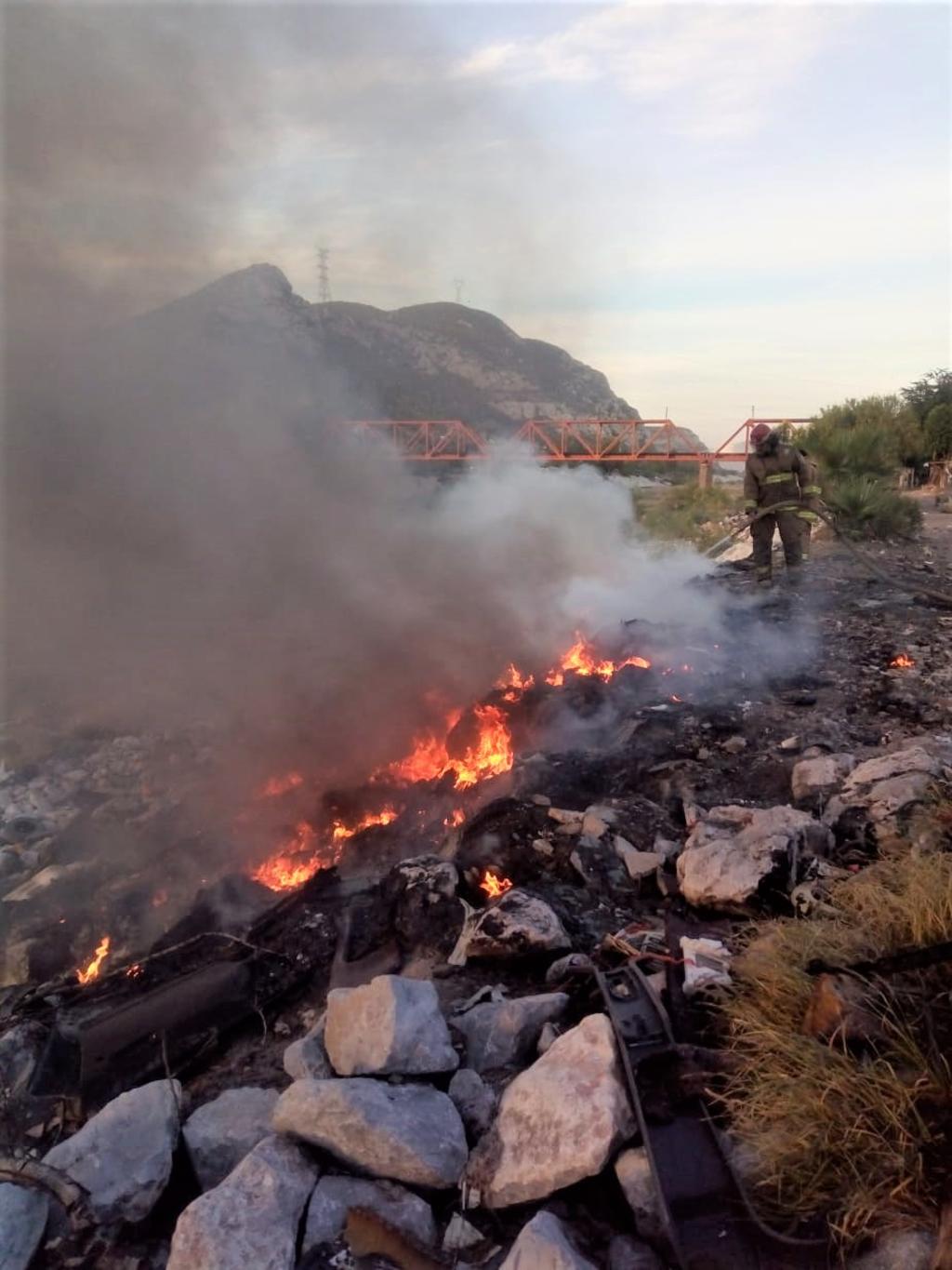 Incendio en El Consuelo moviliza a bomberos de Gómez Palacio. Noticias en tiempo real