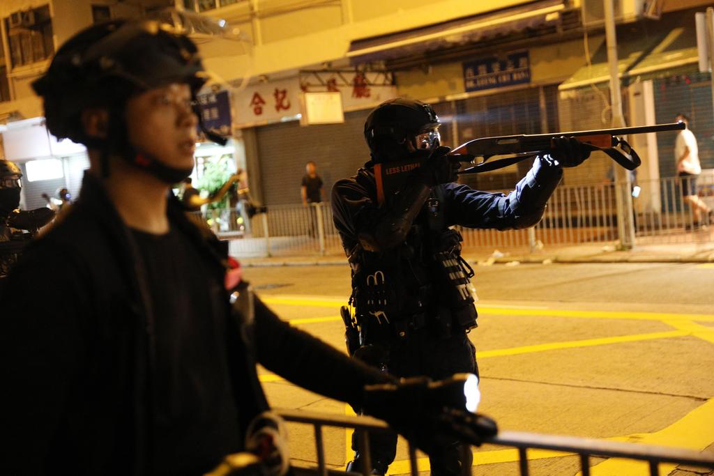 Policía enfrenta a manifestantes en Hong Kong. Noticias en tiempo real