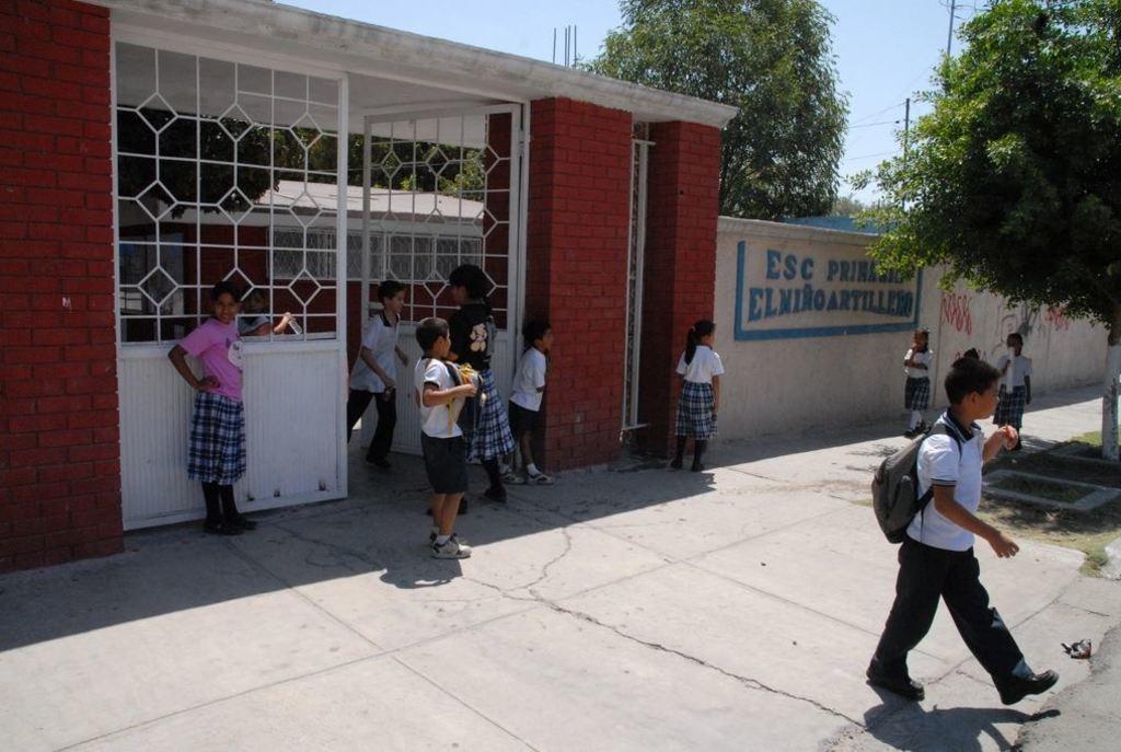 Separan oficialmente de su cargo a director de la escuela El Niño Artillero. Noticias en tiempo real