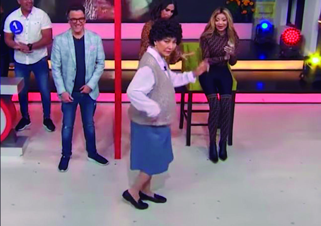 VIDEO: Doña Lucha sorprende a La Toya Jackson con mookwalk. Noticias en tiempo real