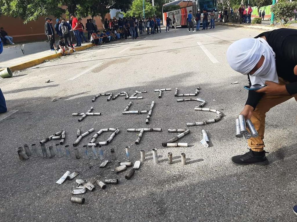 Desalojan a estudiantes que mantenían bloqueo en Chiapas. Noticias en tiempo real