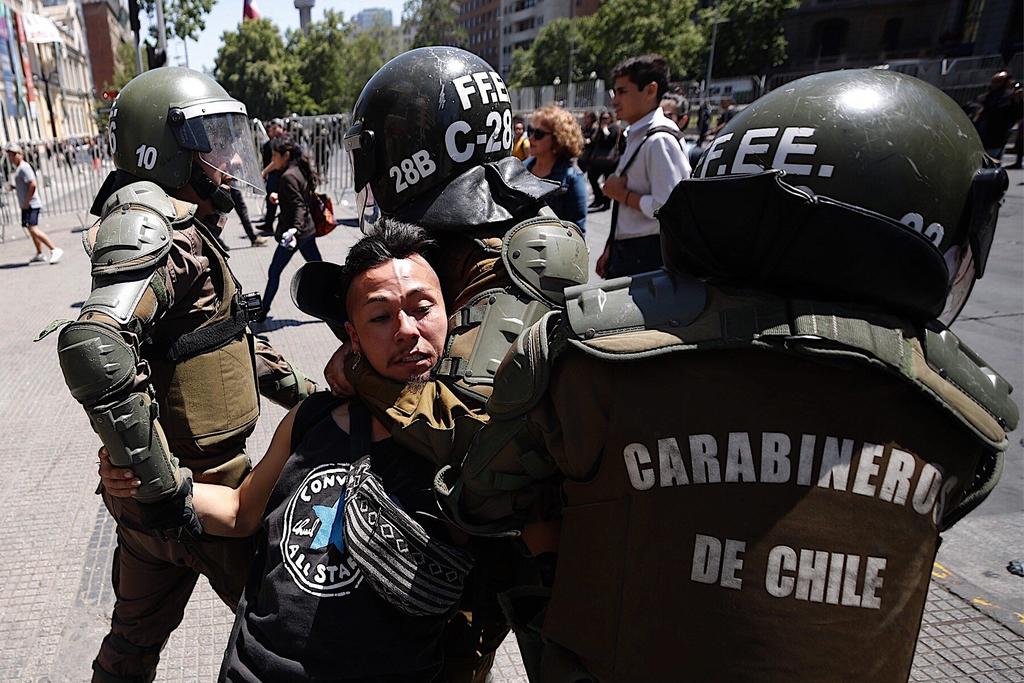 Suman más 2 mil denuncias de violaciones a derechos humanos en Chile. Noticias en tiempo real
