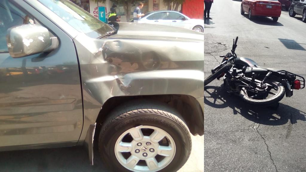 Motociclista se impacta con camioneta en Gómez Palacio. Noticias en tiempo real