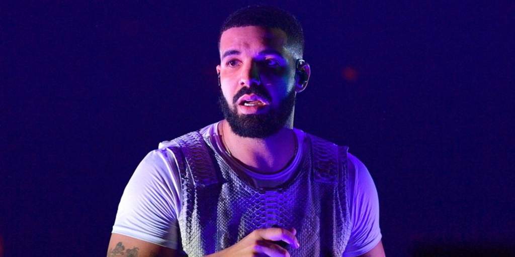 Abuchean a Drake y lo bajan del escenario durante festival. Noticias en tiempo real