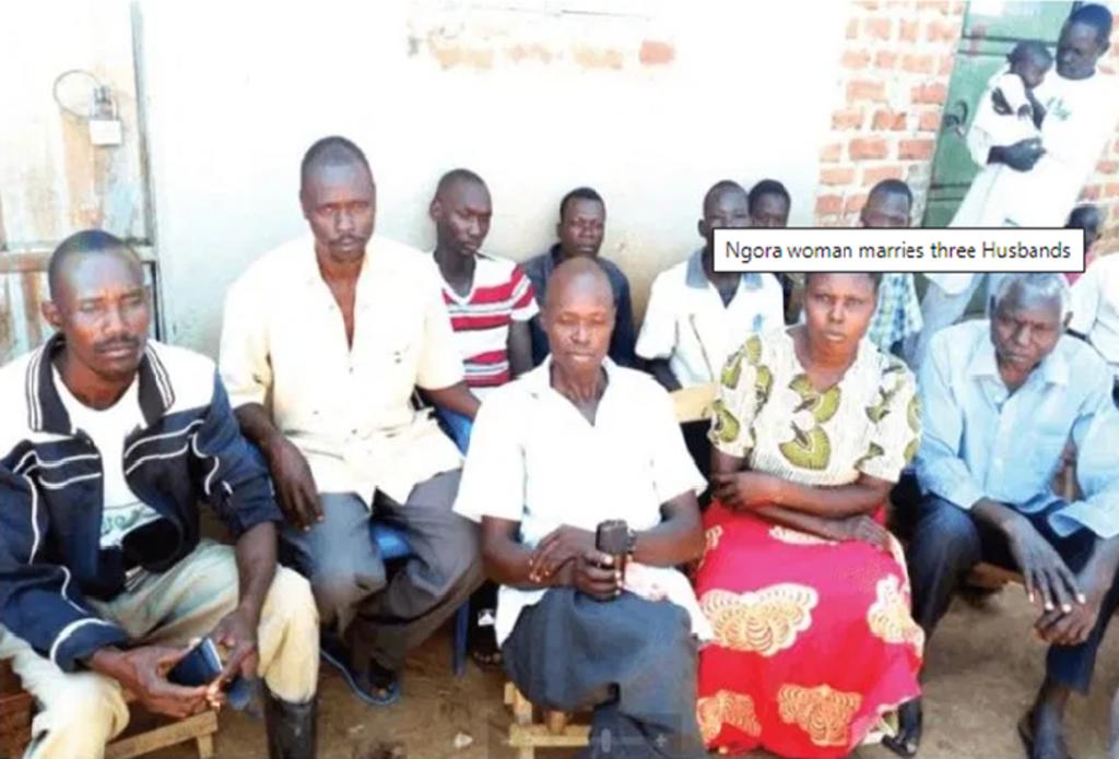 Mujer de Uganda se casa con tres hombres a la vez. Noticias en tiempo real