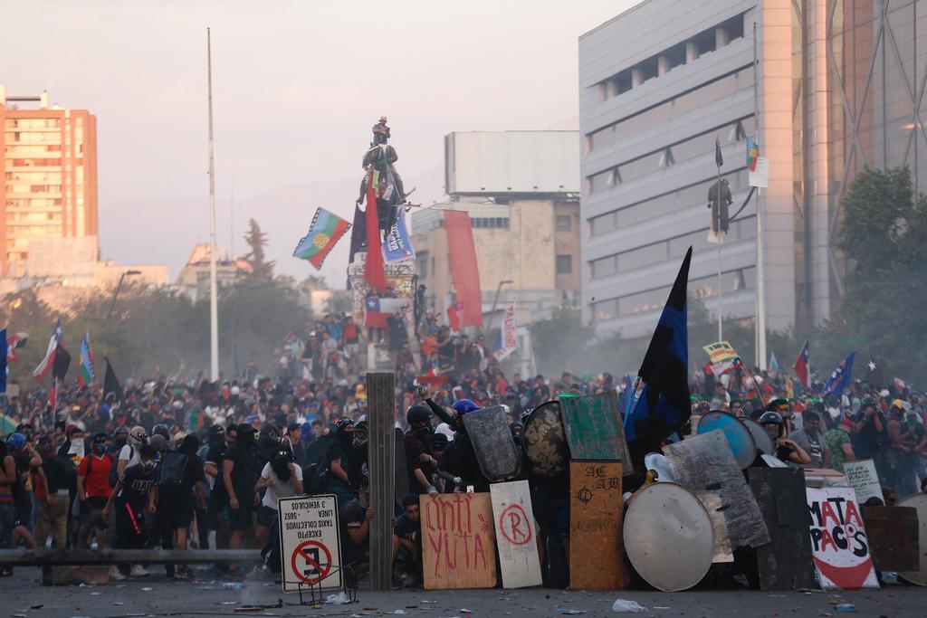 Suman 106 heridos y 187 detenidos en Chile por las protestas más recientes. Noticias en tiempo real