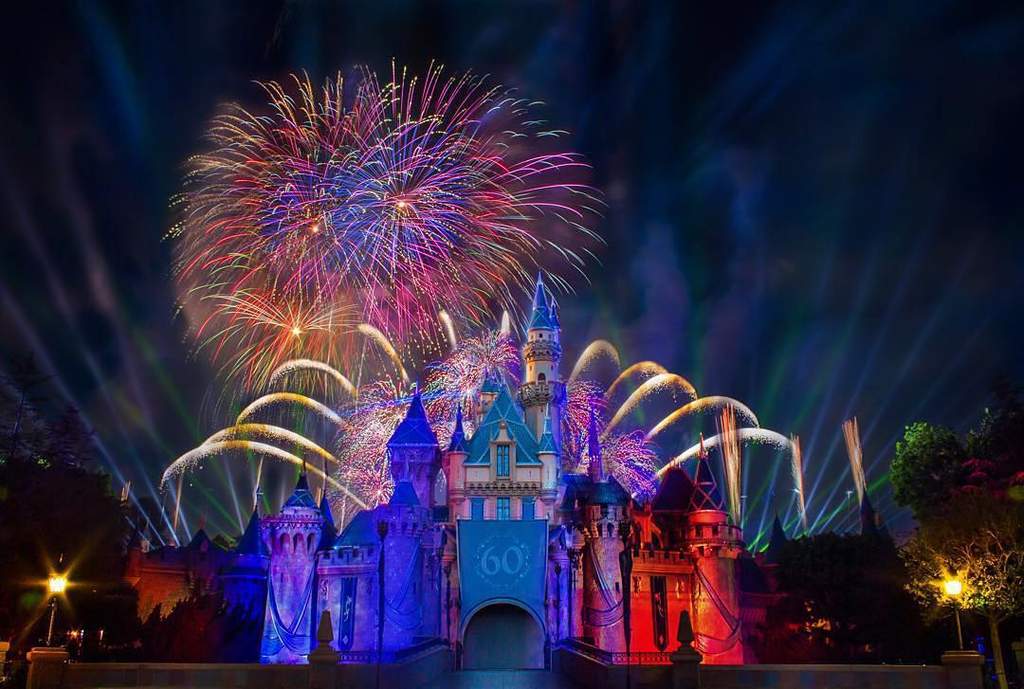 ¿Cuáles son los meses más baratos para visitar Disneyland?. Noticias en tiempo real