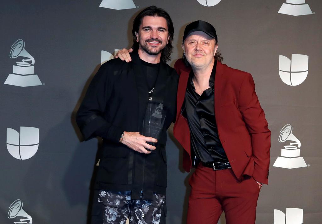 Metallica se sube al escenario de los Latin Grammy para homenajear a Juanes. Noticias en tiempo real