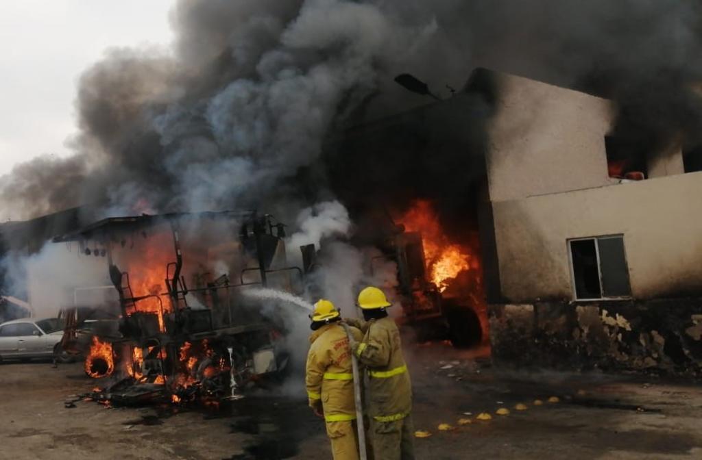 Se registra incendio en empresa del Parque Industrial de Gómez Palacio. Noticias en tiempo real