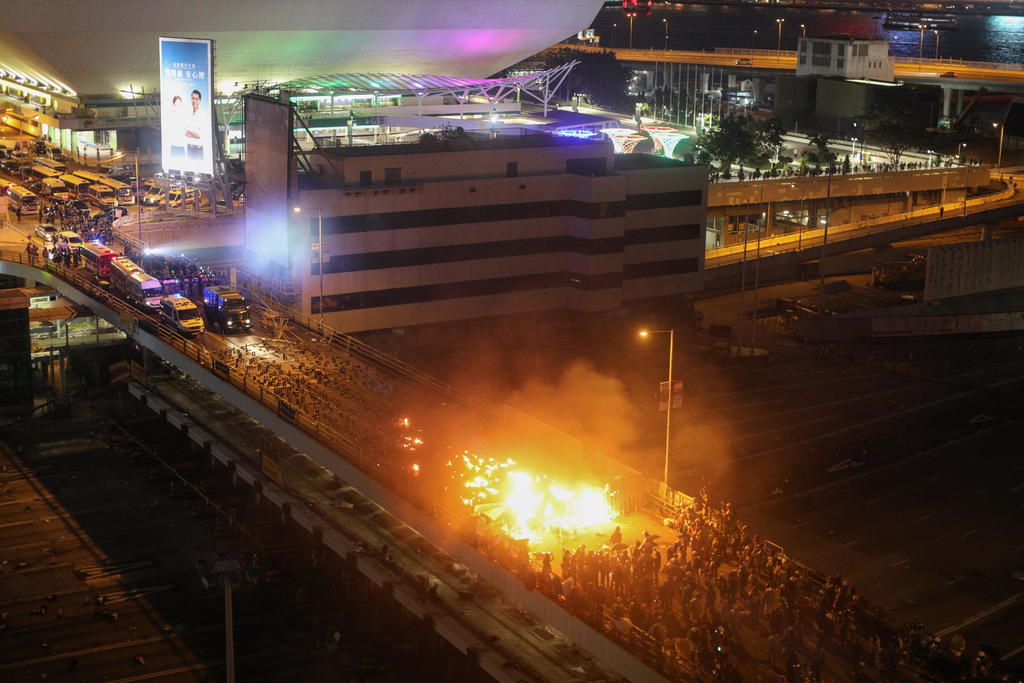 Crece violencia de las protestas en Hong Kong. Noticias en tiempo real
