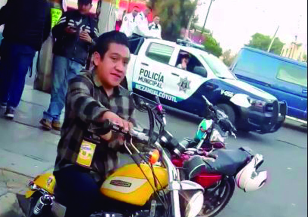 Video: Motociclista se hace viral por esconder cerveza de policías. Noticias en tiempo real