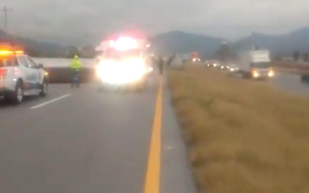 Accidente carretero entre tráileres bloquea la Monterrey-Saltillo. Noticias en tiempo real