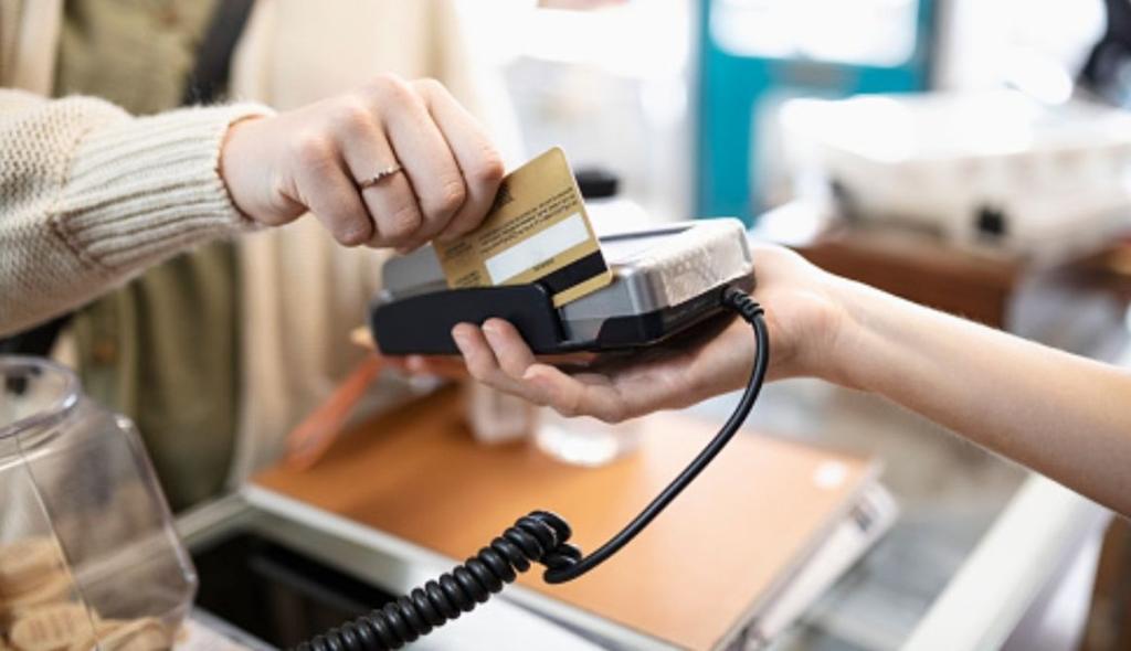 ¿Sancionará SAT por gastar más de lo que tienes con tarjeta de crédito? . Noticias en tiempo real