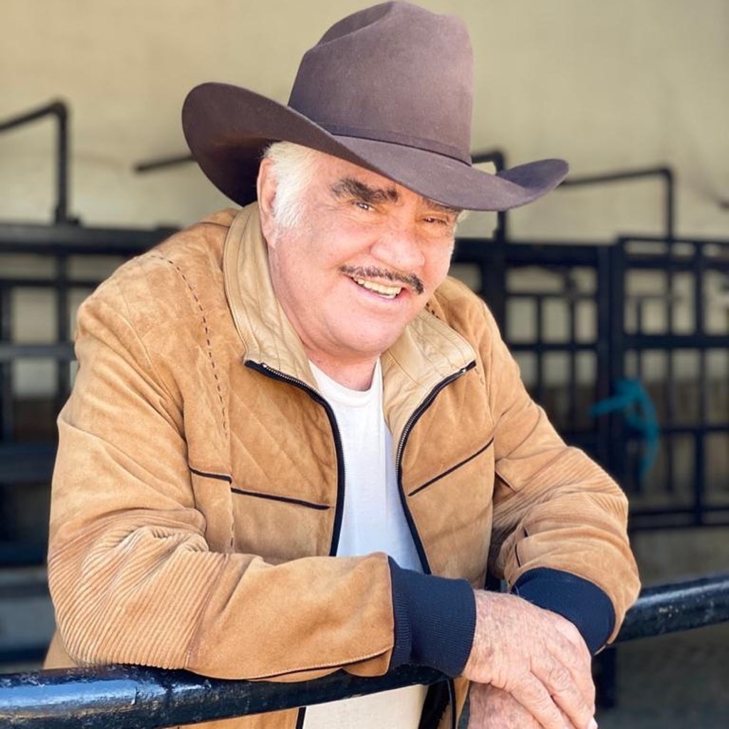 Vicente Fernández envía mensaje de fin de año