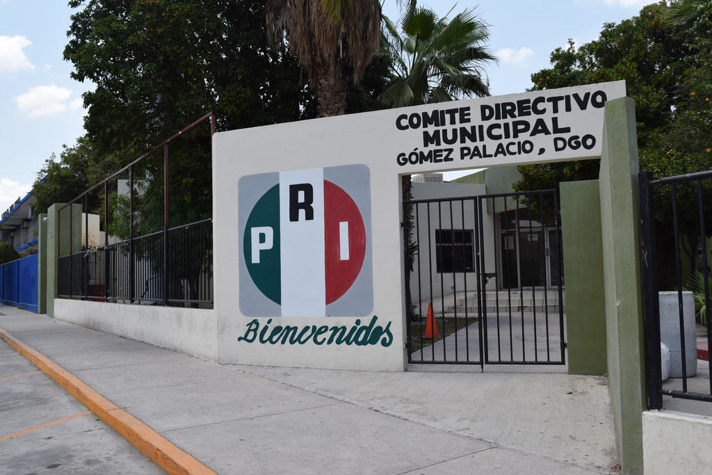 Tachan de ilegal toma de protesta del PRI en Gómez Palacio. Noticias en tiempo real