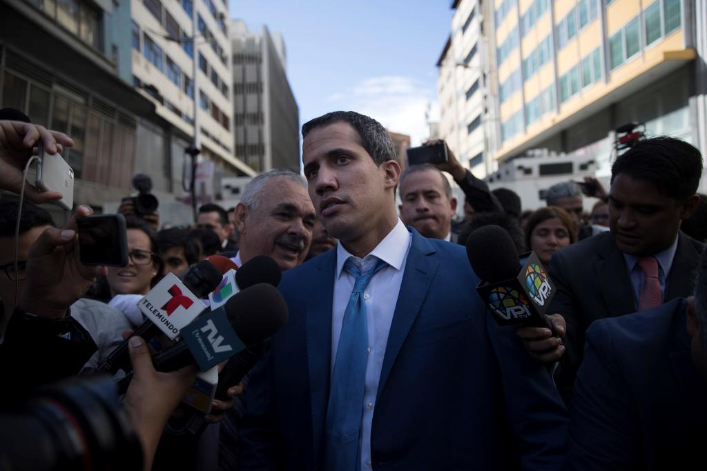Intentará Guaidó entrar al Parlamento de Venezuela como presidente. Noticias en tiempo real
