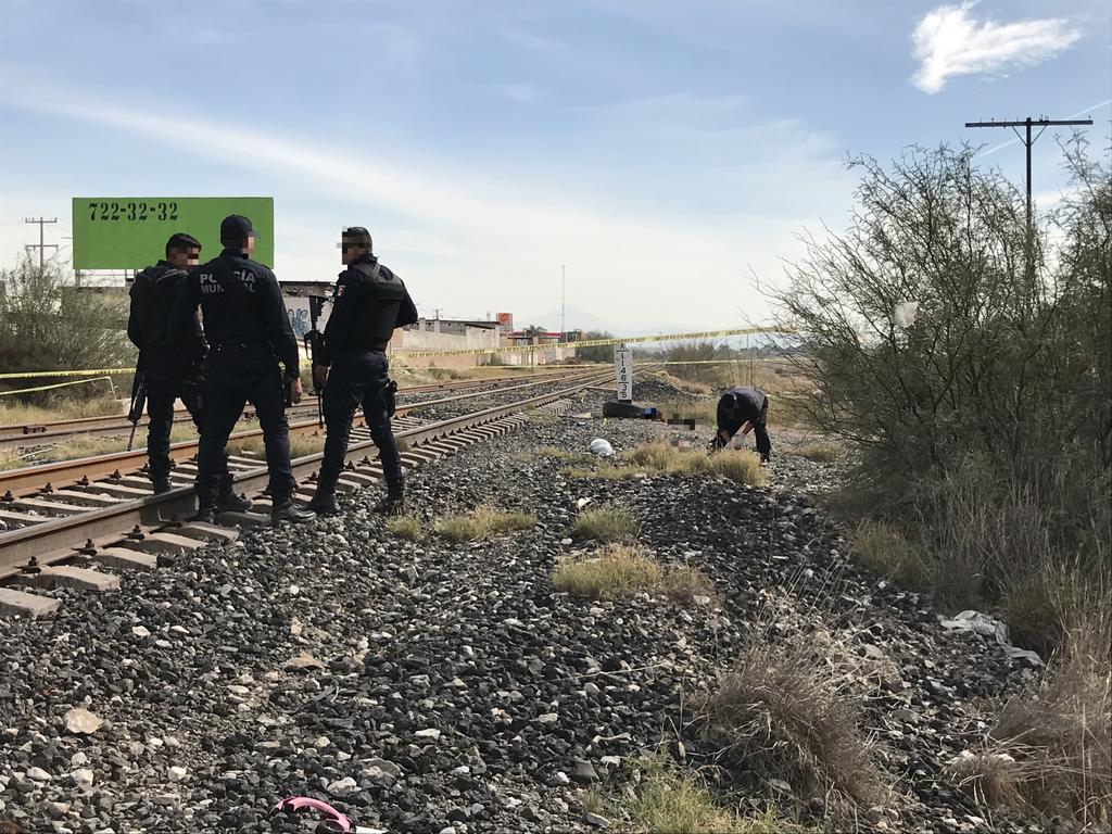 Encuentran cuerpo de mujer presuntamente impactado por el tren . Noticias en tiempo real