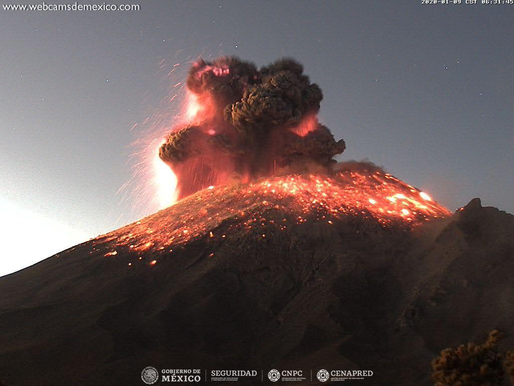 Registran explosión del Popocatépetl; genera fumarola de tres kilómetros. Noticias en tiempo real