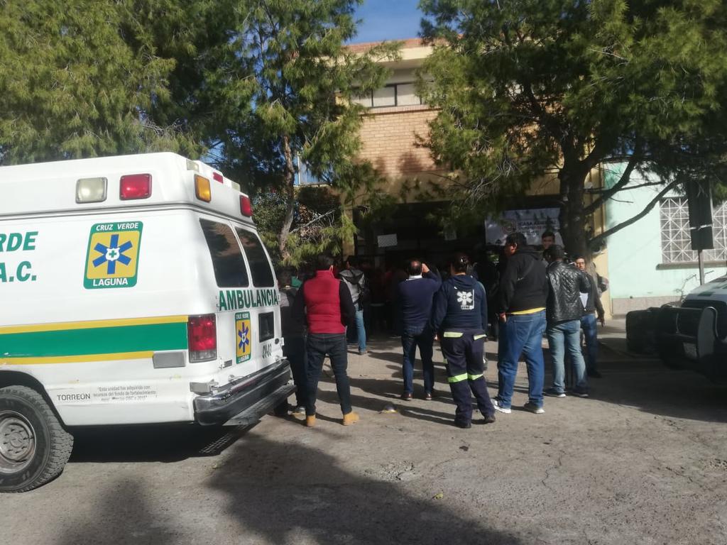 Atienden a profesores con crisis nerviosa tras tragedia en colegio de Torreón. Noticias en tiempo real
