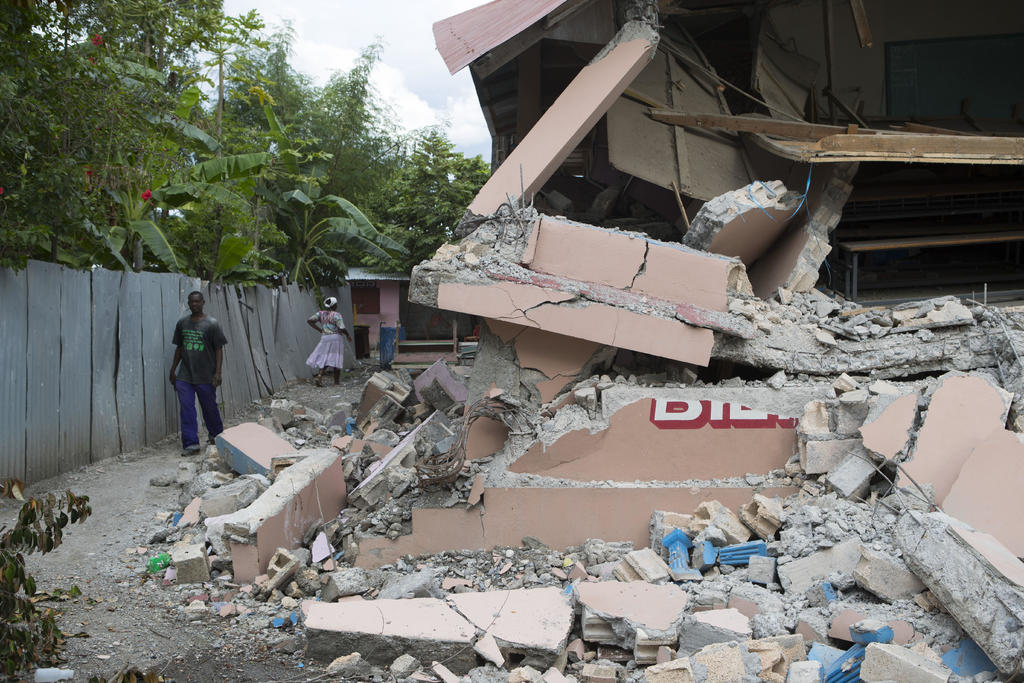 Recuerda Haití a víctimas del sismo de 2010 sumido en una crisis política. Noticias en tiempo real