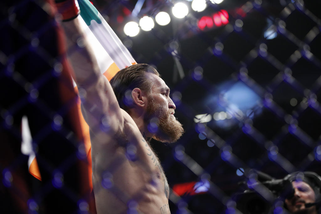 Conor McGregor vuelve a la UFC y tumba a Donald Cerrone en 40 segundos. Noticias en tiempo real