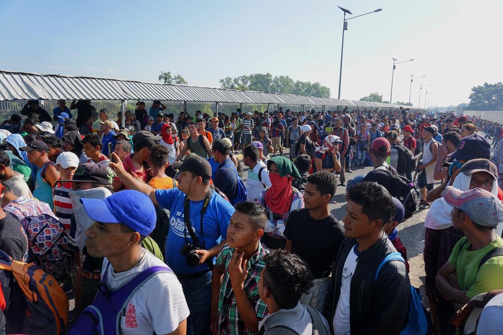 Caravana migrante intentó ingresar de forma desordenada: INM. Noticias en tiempo real