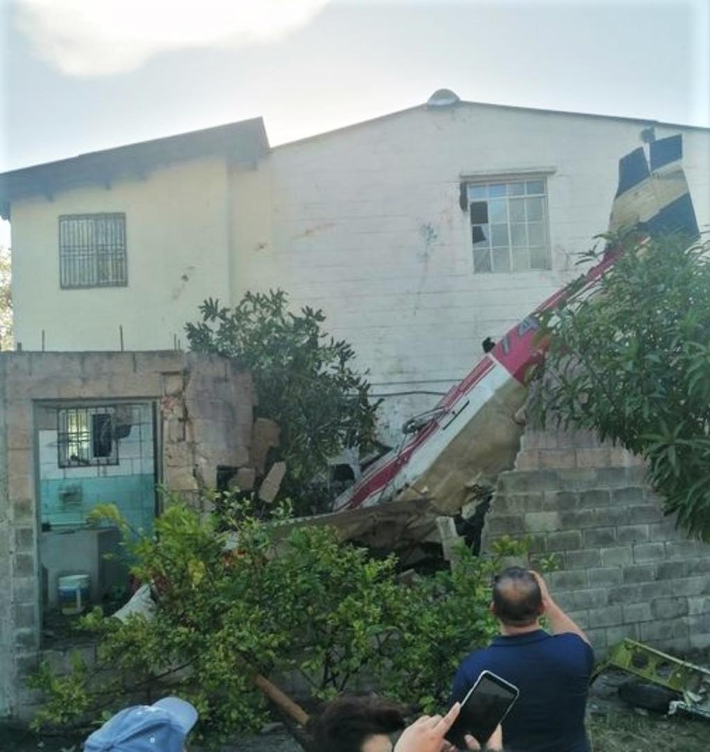 Dos muertos al estrellarse avioneta en casa de localidad salvadoreña. Noticias en tiempo real