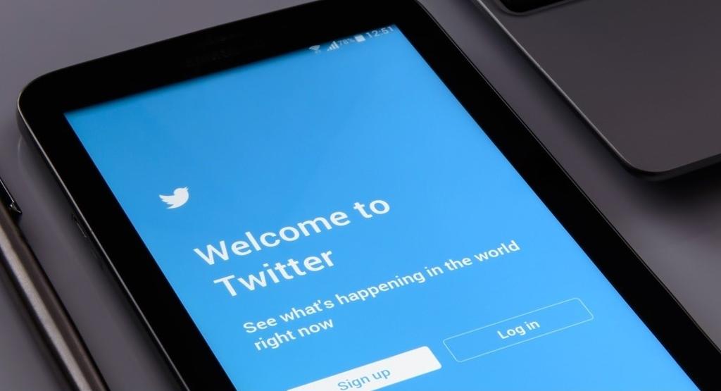 Twitter pide no actualizar app en Android. Noticias en tiempo real