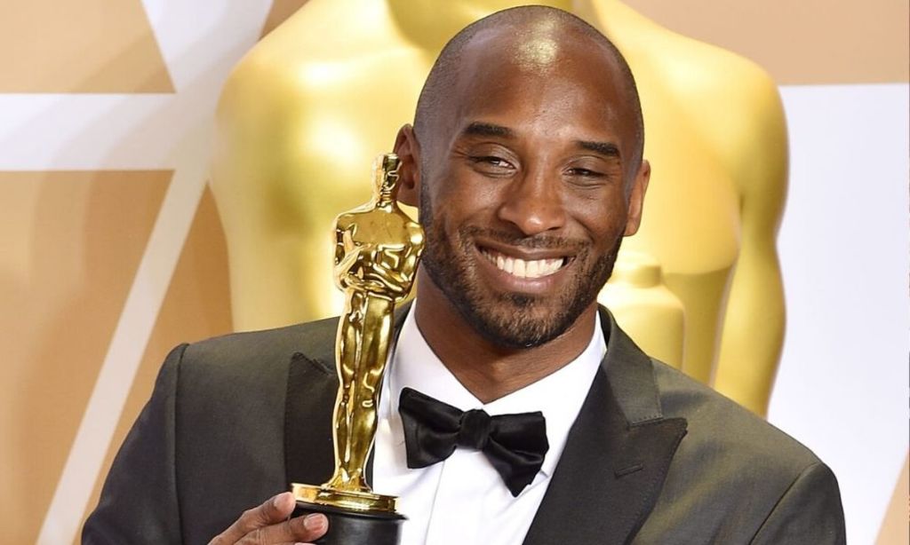 Kobe Bryant brilló en los Oscar. Noticias en tiempo real