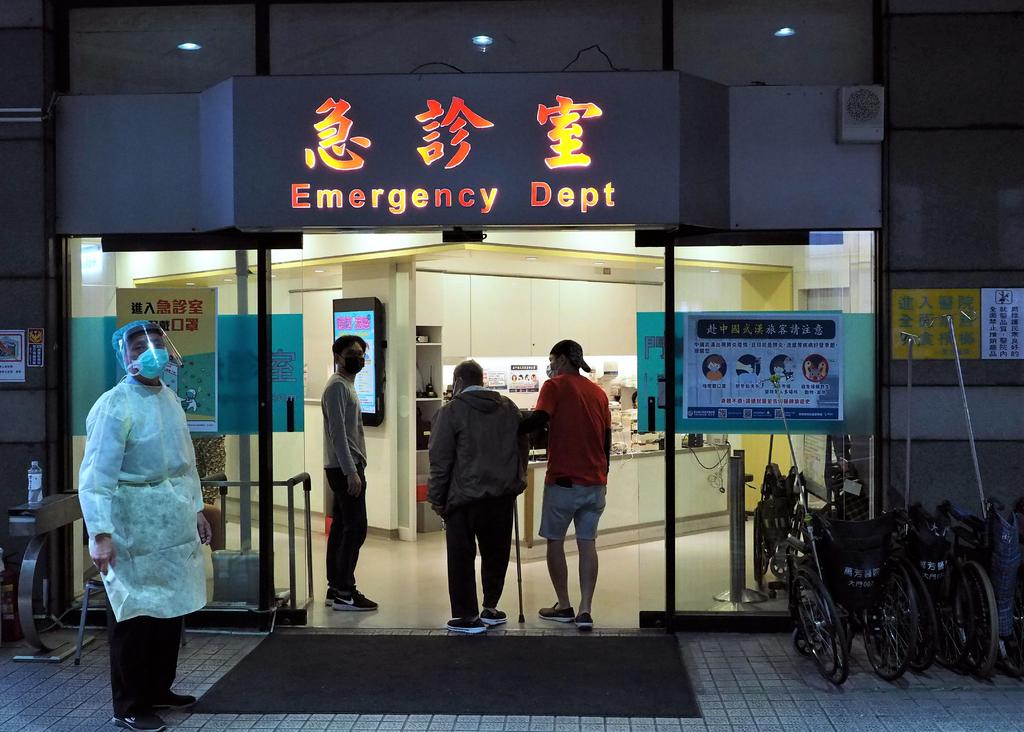 Países planean evacuar a ciudadanos en China por coronavirus. Noticias en tiempo real