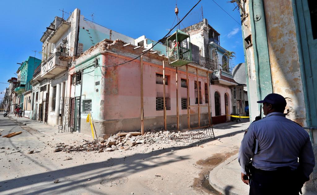 Fallecen tres niñas al desprenderse el balcón de un edificio en La Habana Vieja. Noticias en tiempo real
