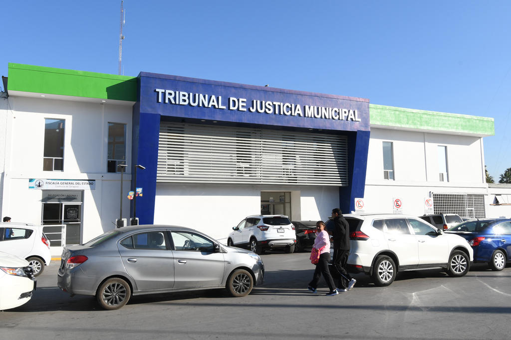 Daños por 9 mil pesos deja choque en fraccionamiento de Torreón. Noticias en tiempo real